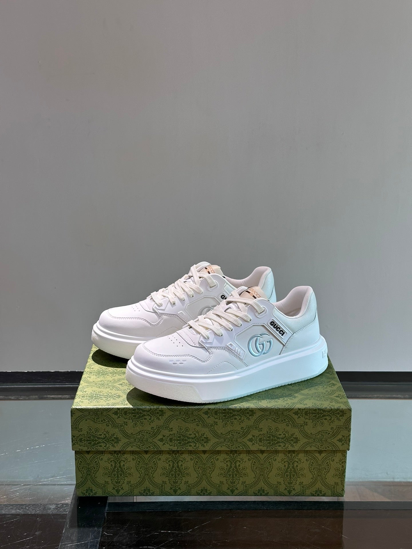 GUCC*" men's GG sports shoes, made of imported cowhide, simple and comfortable version,