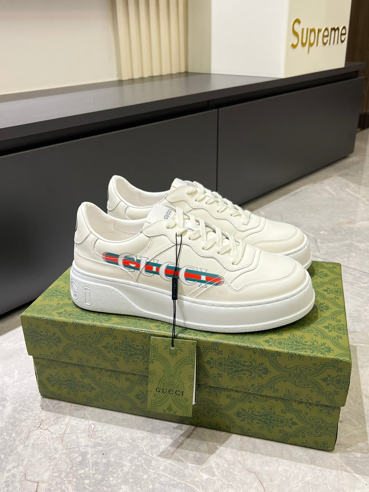Gucc* Men's thick soled cookie shoes sneakers, this sports shoe adopts thick soled structure