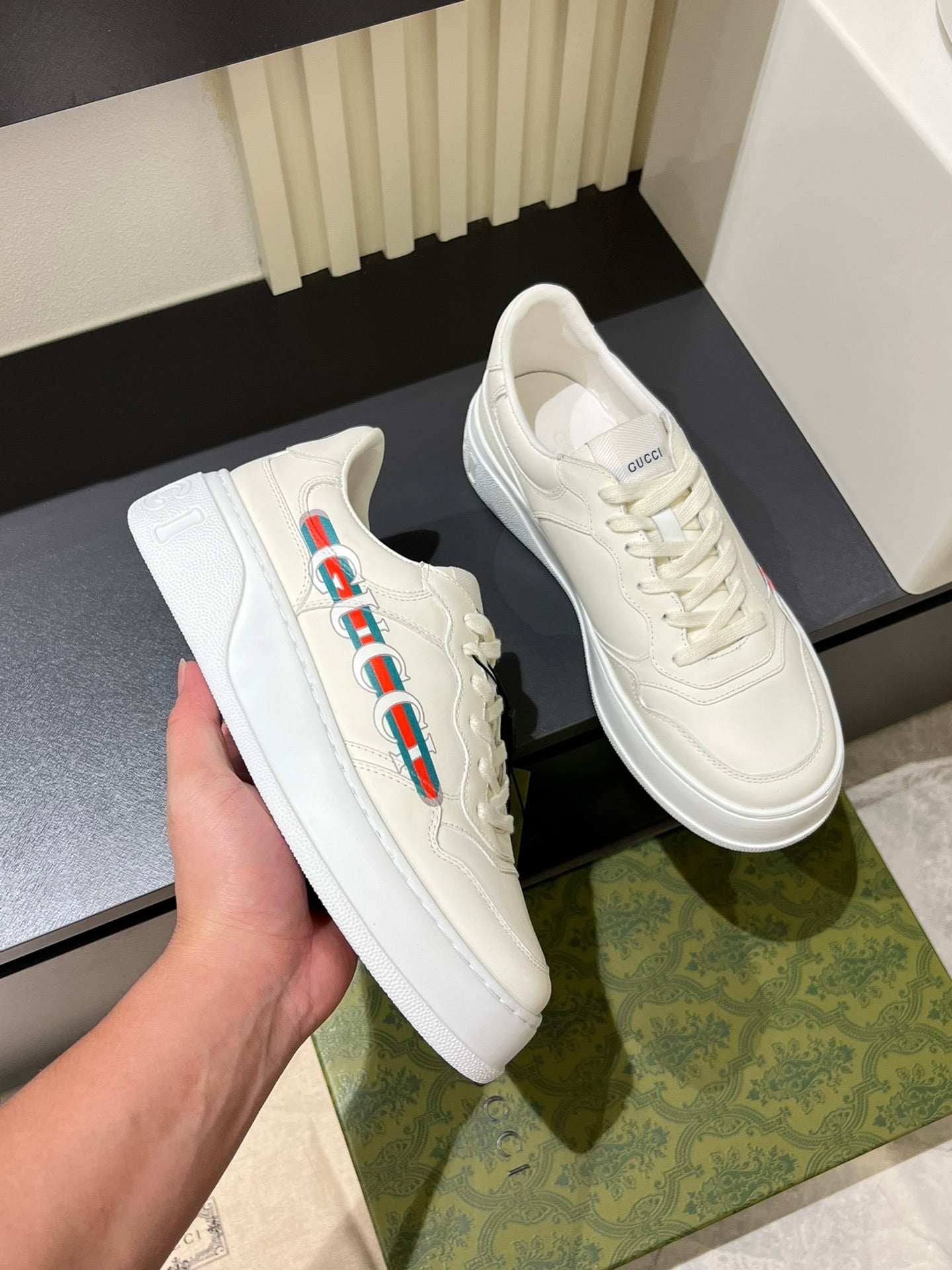 Gucc* Men's thick soled cookie shoes sneakers, this sports shoe adopts thick soled structure