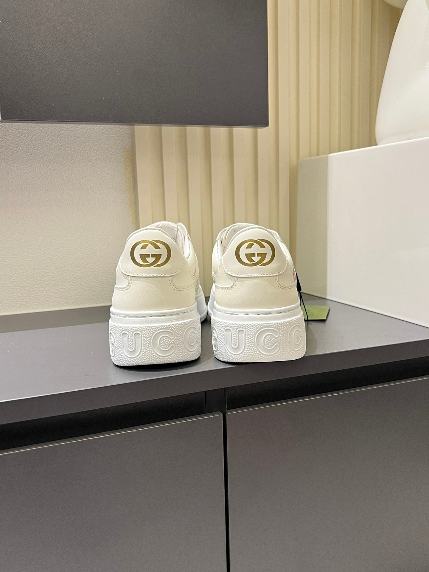Gucc* Men's thick soled cookie shoes sneakers, this sports shoe adopts thick soled structure