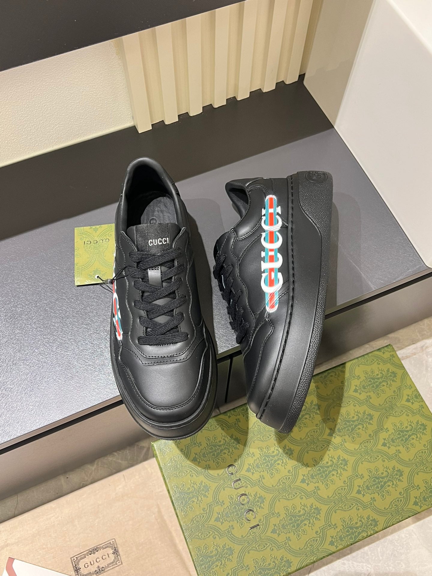 Gucc* Men's thick soled cookie shoes sneakers, this sports shoe adopts thick soled structure