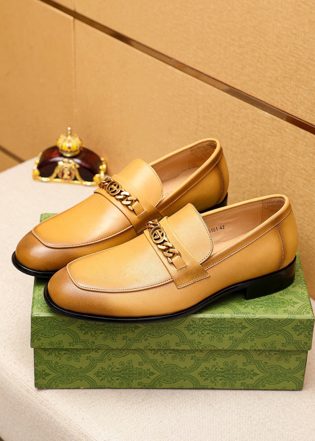 Trademark: GUCCI "Gucci" casual leather shoes. Positive code number: 38-44 (45.46.47 can