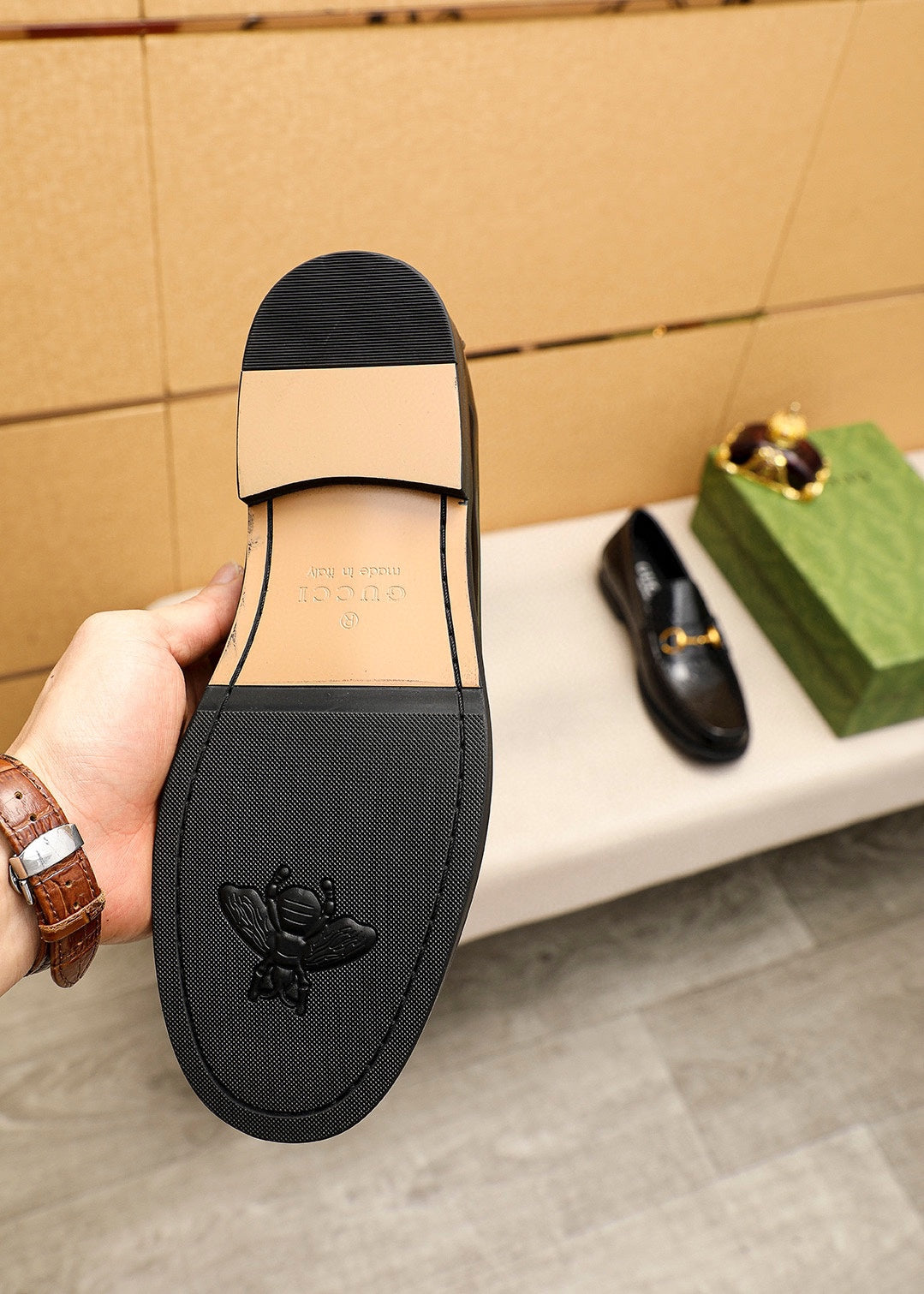 Trademark: GUCCI "Gucci" casual leather shoes. Positive code number: 38-44 (45.46.47 can