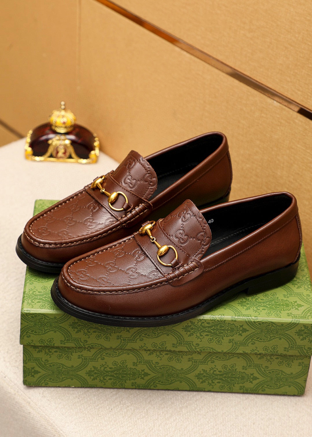 Trademark: GUCCI "Gucci" casual leather shoes. Positive code number: 38-44 (45.46.47 can
