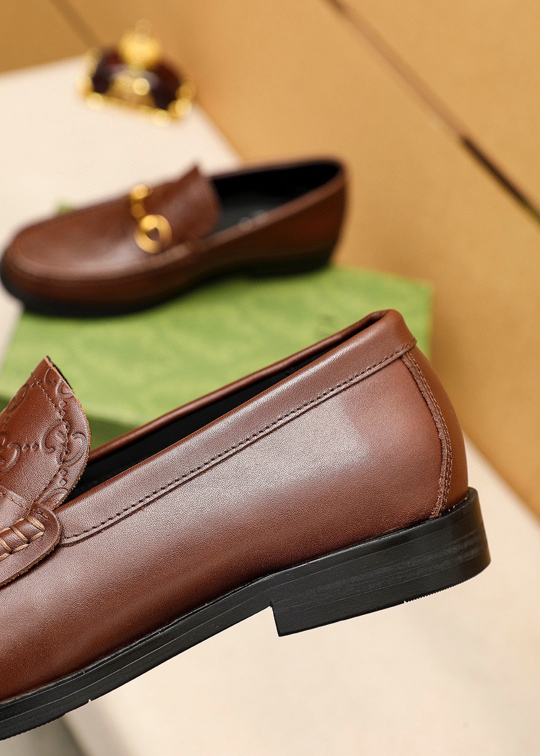 Trademark: GUCCI "Gucci" casual leather shoes. Positive code number: 38-44 (45.46.47 can