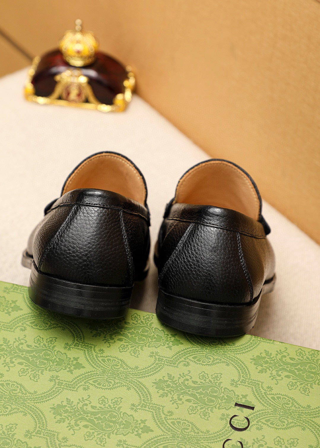 Trademark: GUCCI "Gucci" casual leather shoes. Positive code number: 38-44 (45.46.47 can