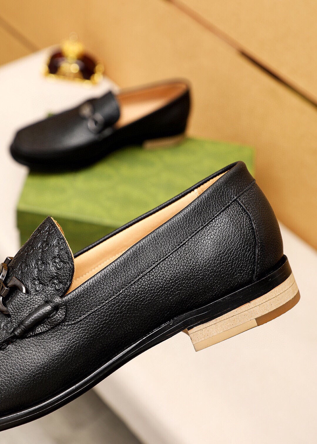 Trademark: GUCCI "Gucci" casual leather shoes. Positive code number: 38-44 (45.46.47 can