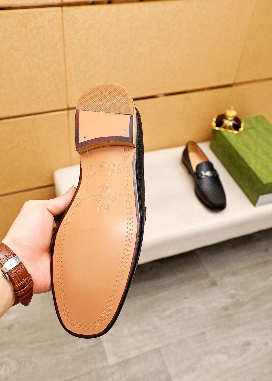 Trademark: GUCCI "Gucci" casual leather shoes. Positive code number: 38-44 (45.46.47 can