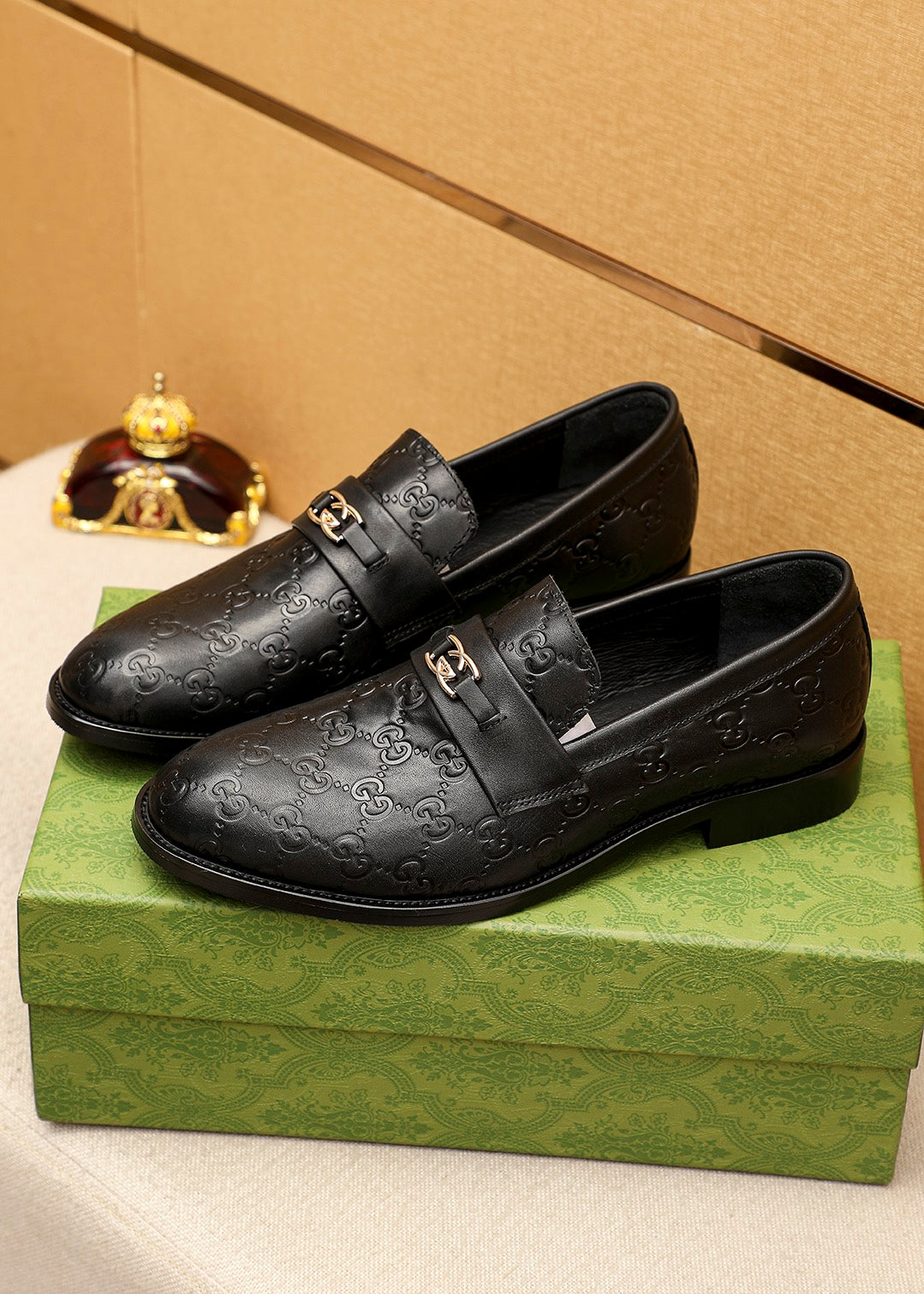 Trademark: GUCCI "Gucci" casual leather shoes. Positive code number: 38-44 (45.46.47 can