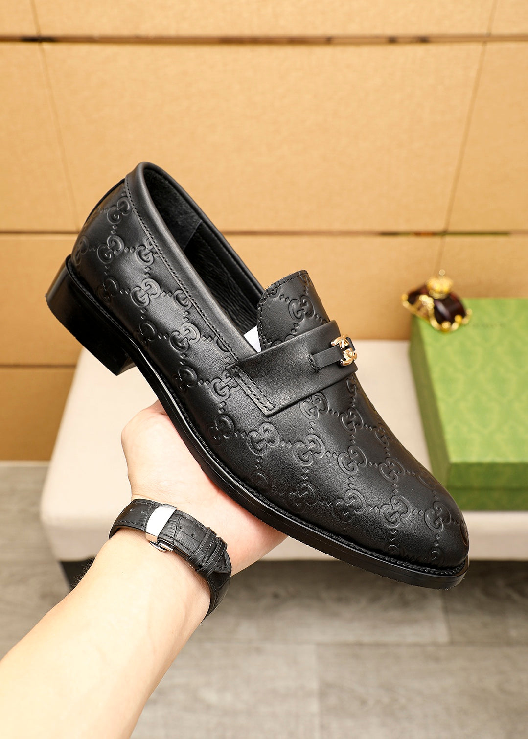Trademark: GUCCI "Gucci" casual leather shoes. Positive code number: 38-44 (45.46.47 can