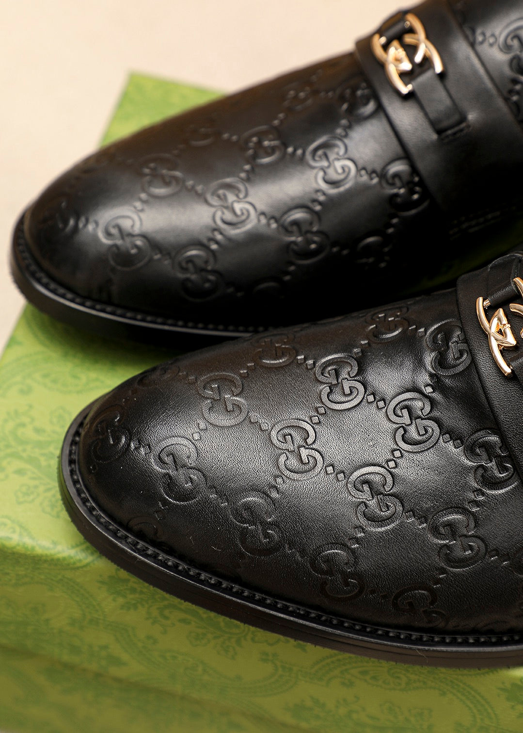 Trademark: GUCCI "Gucci" casual leather shoes. Positive code number: 38-44 (45.46.47 can