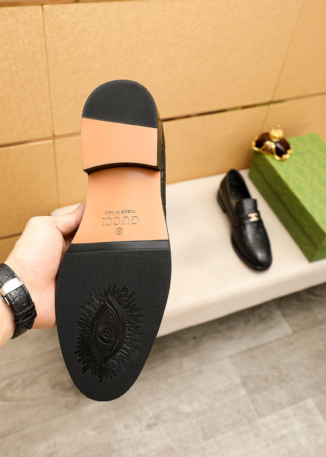 Trademark: GUCCI "Gucci" casual leather shoes. Positive code number: 38-44 (45.46.47 can