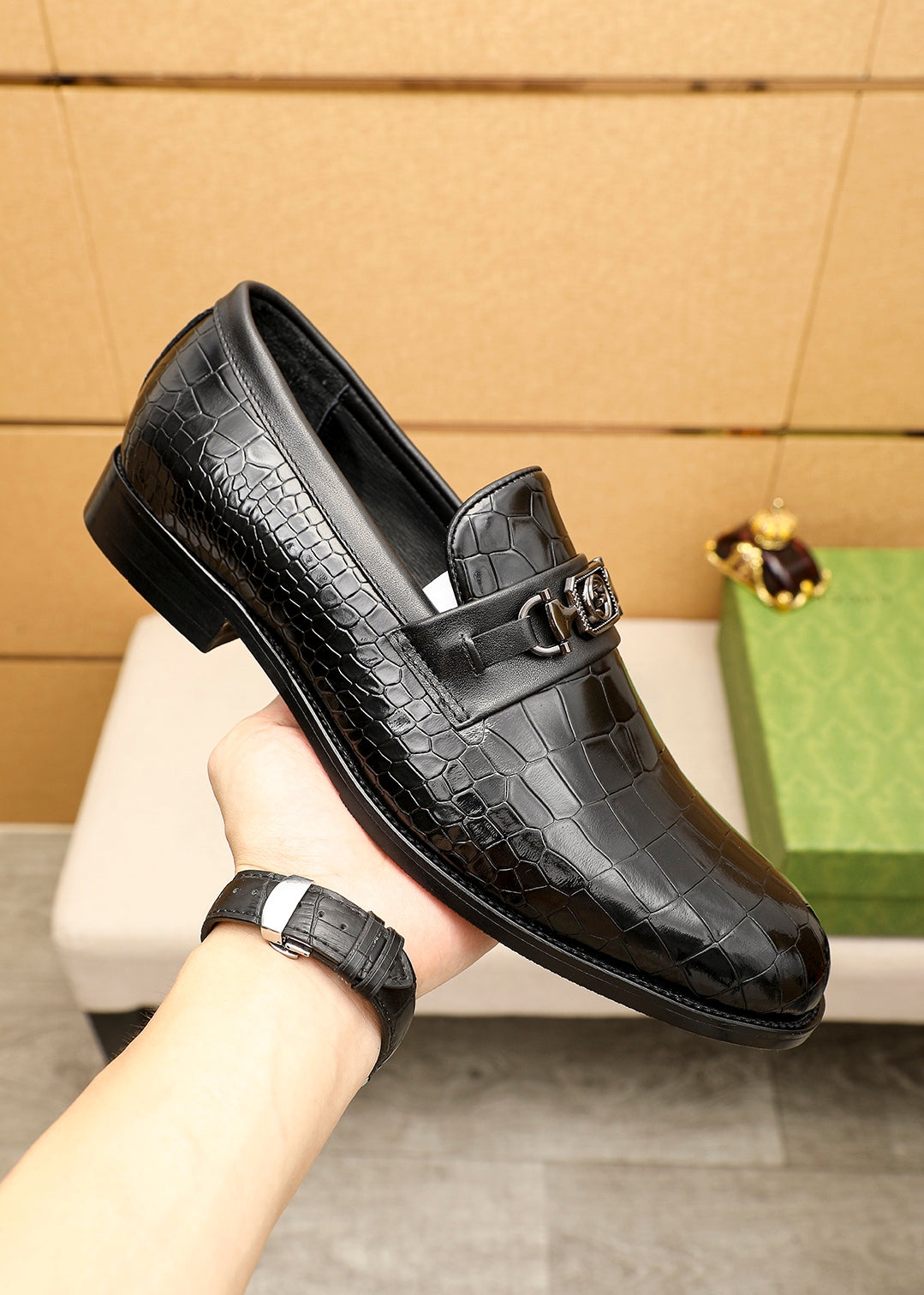 Trademark: GUCCI "Gucci" casual leather shoes. Positive code number: 38-44 (45.46.47 can