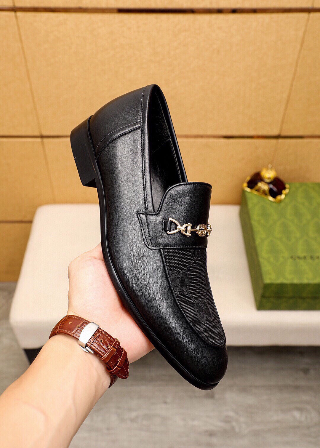 Trademark: GUCCI "Gucci" casual leather shoes. Positive code number: 38-44 (45.46.47 can