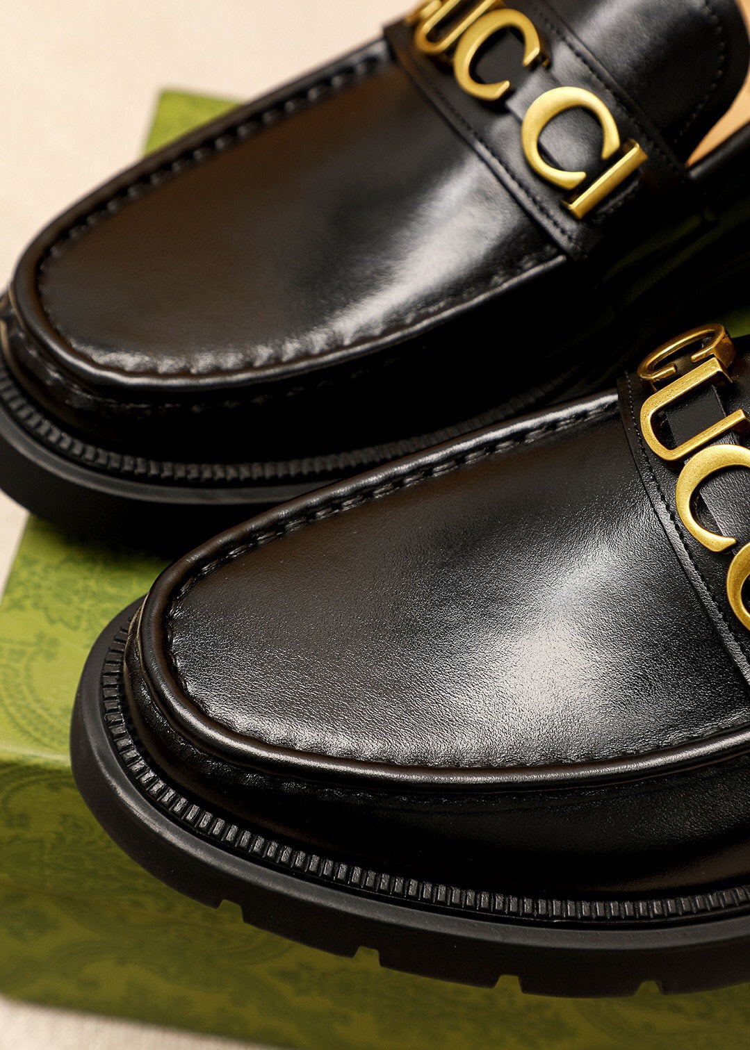 Trademark: GUCCI "Gucci" casual leather shoes. Positive code number: 38-44 (45.46.47 can