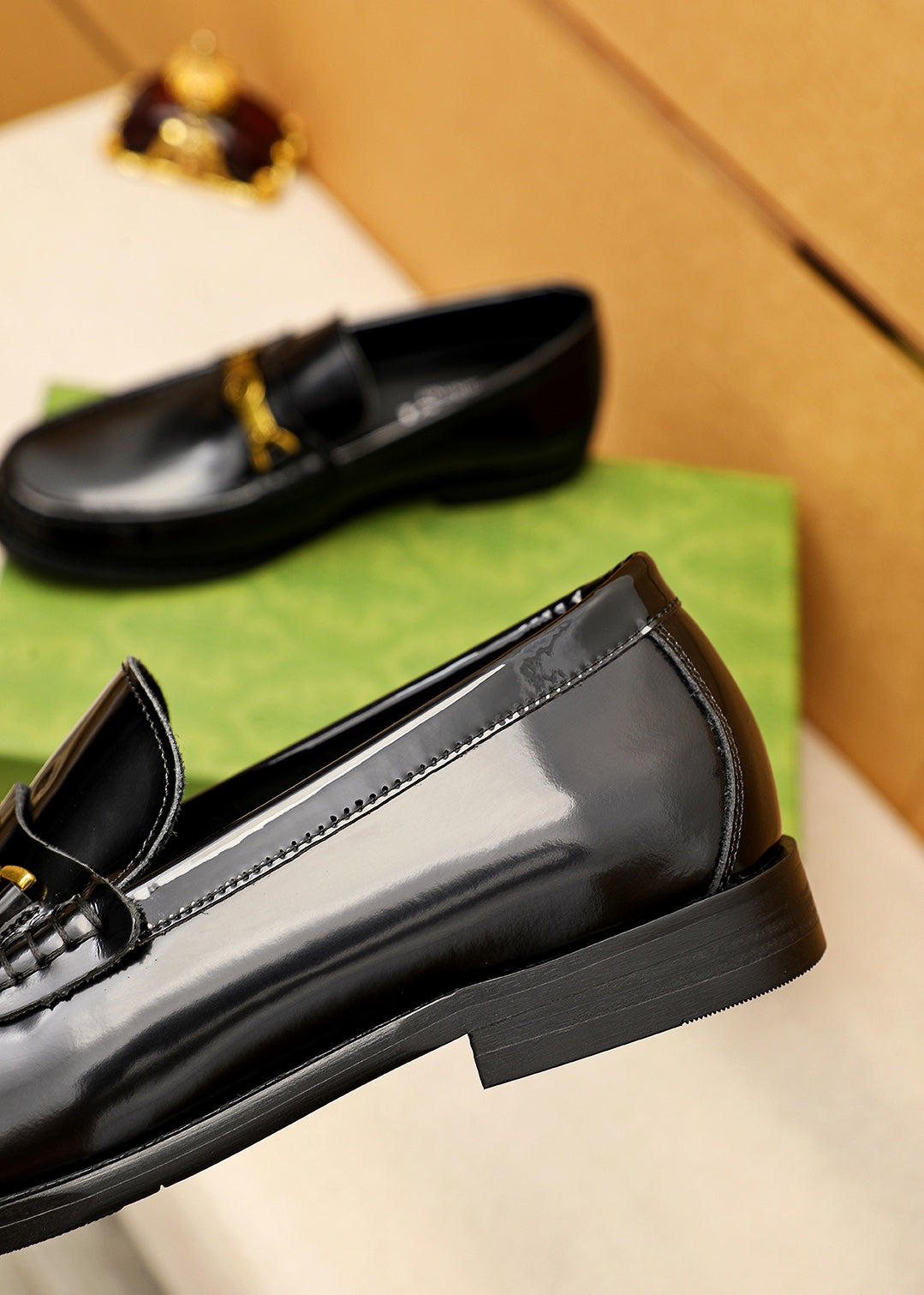 Trademark: GUCCI "Gucci" casual leather shoes. Positive code number: 38-44 (45.46.47 can