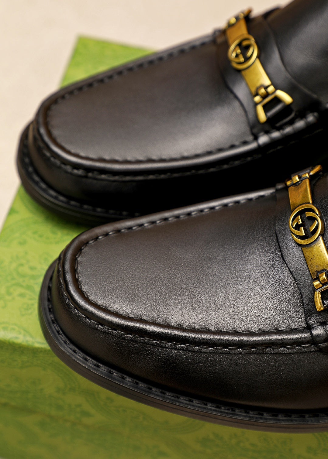 Trademark: GUCCI "Gucci" casual leather shoes. Positive code number: 38-44 (45.46.47 can
