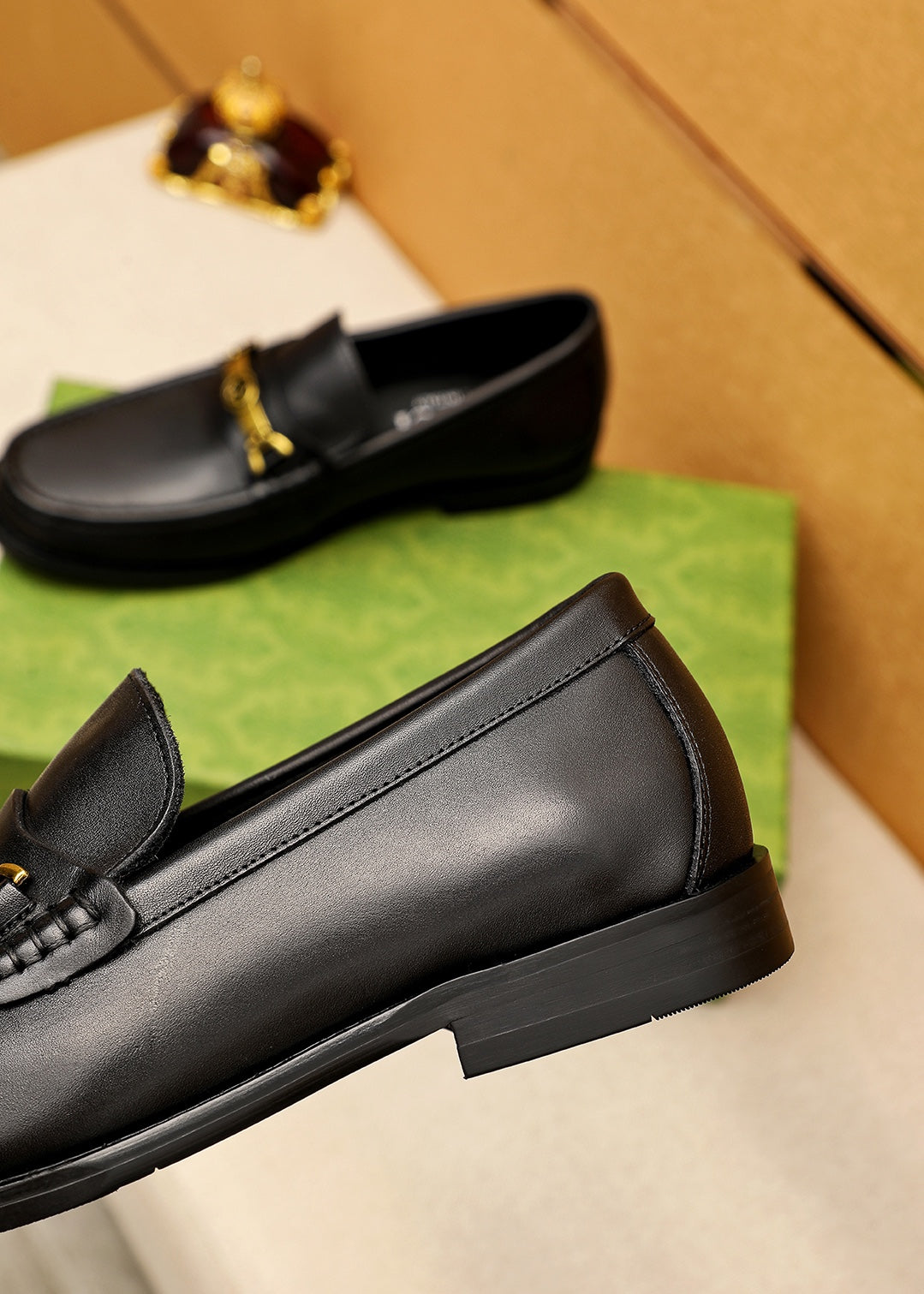 Trademark: GUCCI "Gucci" casual leather shoes. Positive code number: 38-44 (45.46.47 can