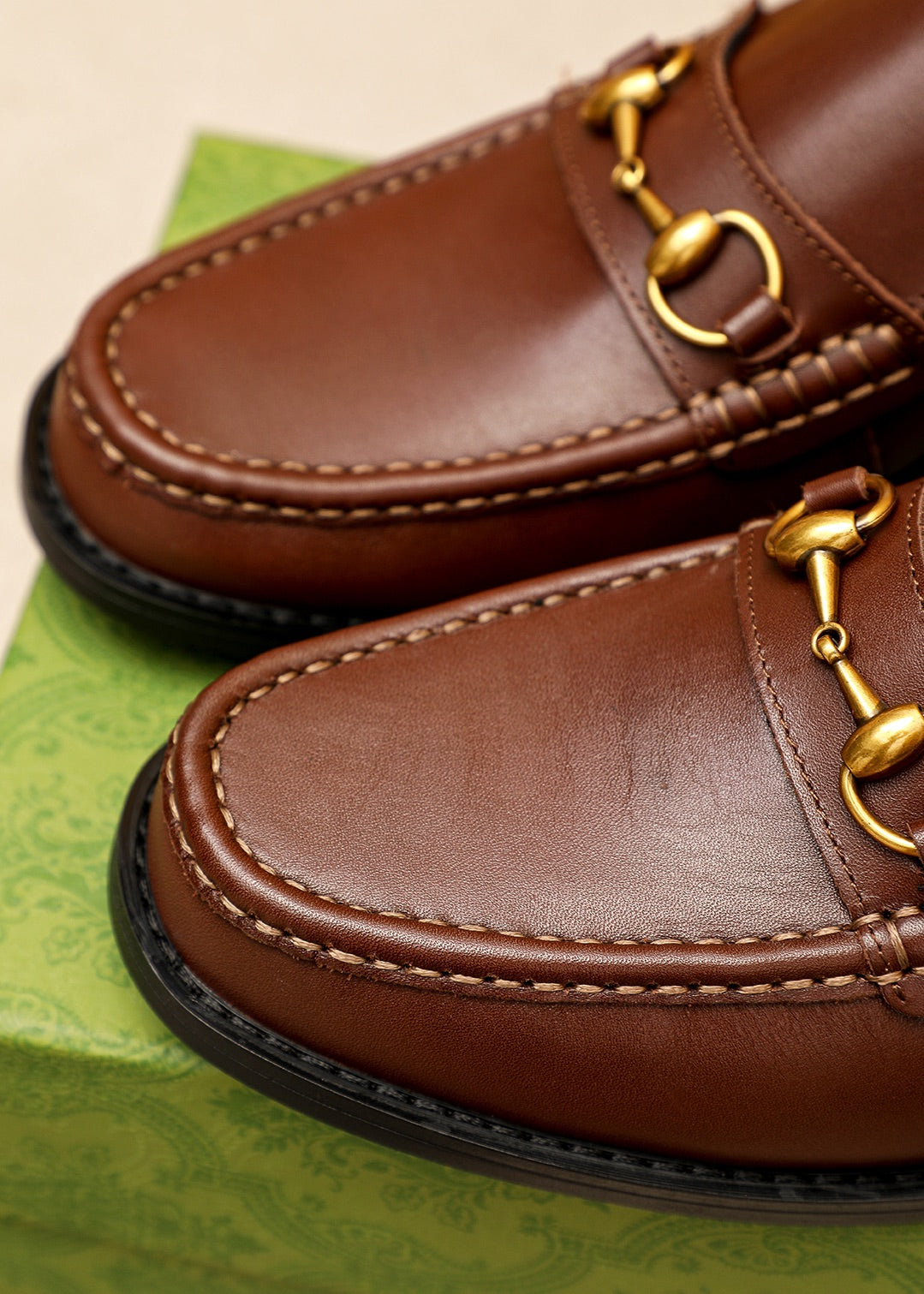 Trademark: GUCCI "Gucci" casual leather shoes. Positive code number: 38-44 (45.46.47 can
