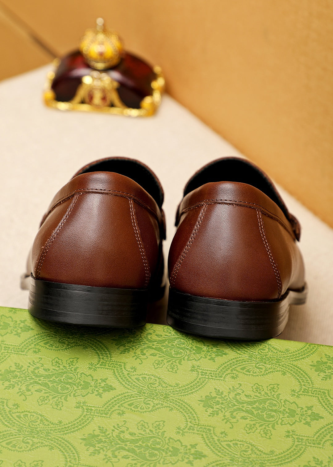 Trademark: GUCCI "Gucci" casual leather shoes. Positive code number: 38-44 (45.46.47 can