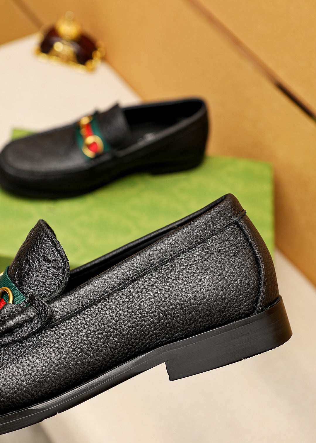 Trademark: GUCCI "Gucci" casual leather shoes. Positive code number: 38-44 (45.46.47 can