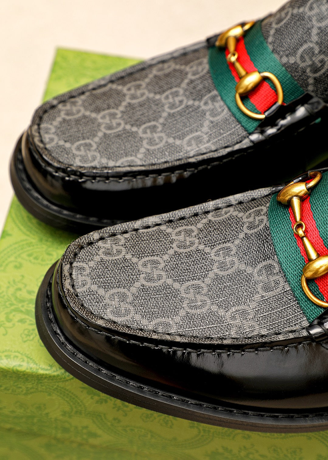 Trademark: GUCCI "Gucci" casual leather shoes. Positive code number: 38-44 (45.46.47 can