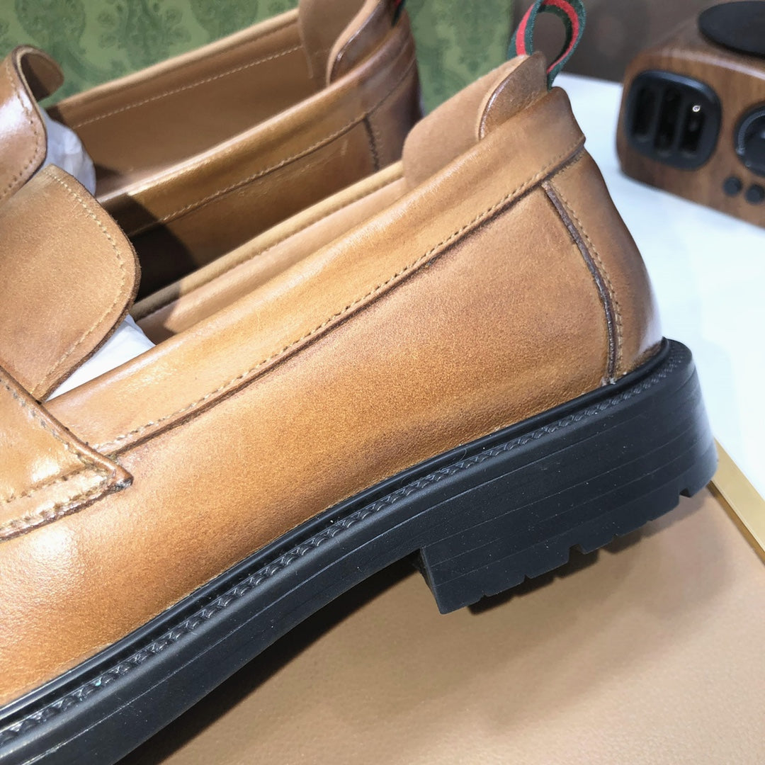 Italian top luxury men's shoes giant (GUCCI) (all cowhide inneri) new report. Original European