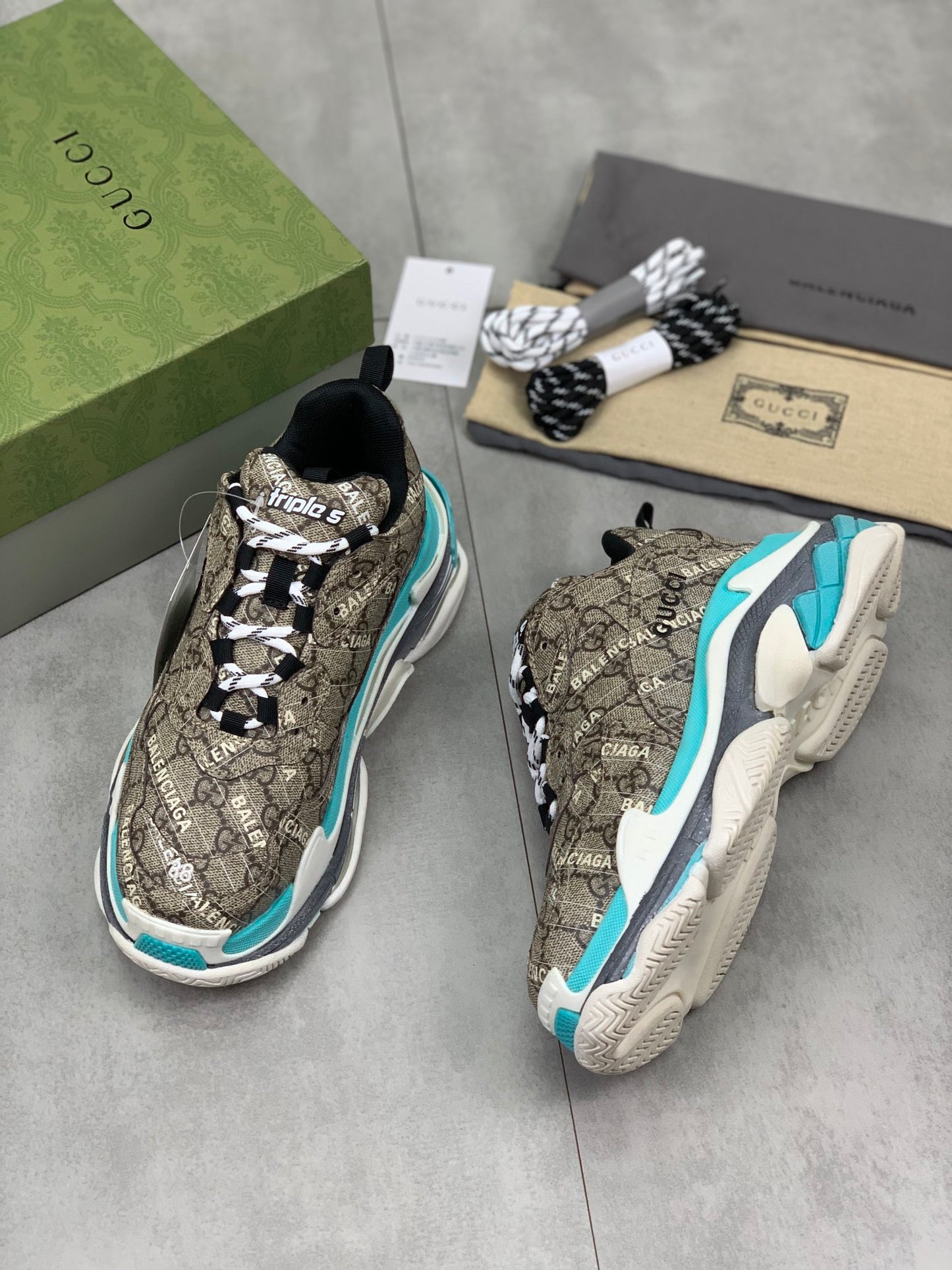 GUCCI x Balenciaga lace-up round toe low top Daddy shoes. The upper adopts imported cowhide