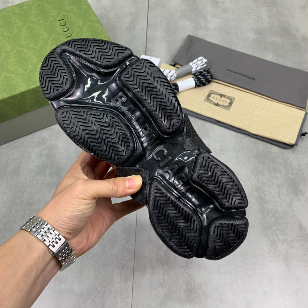 GUCCI x Balenciaga lace-up round toe low top Daddy shoes. The upper adopts imported cowhide