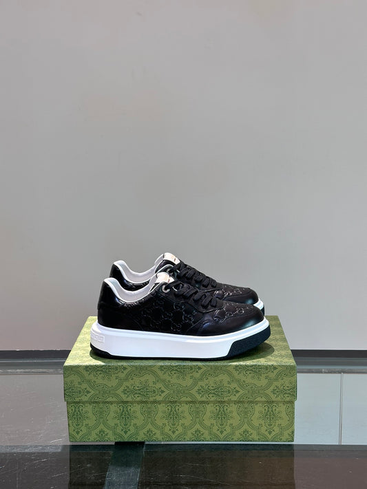 Gucci Men's GG Sport Shoes, simple and comfortable style, leather inner layer, tongue decorated with the brand logo.