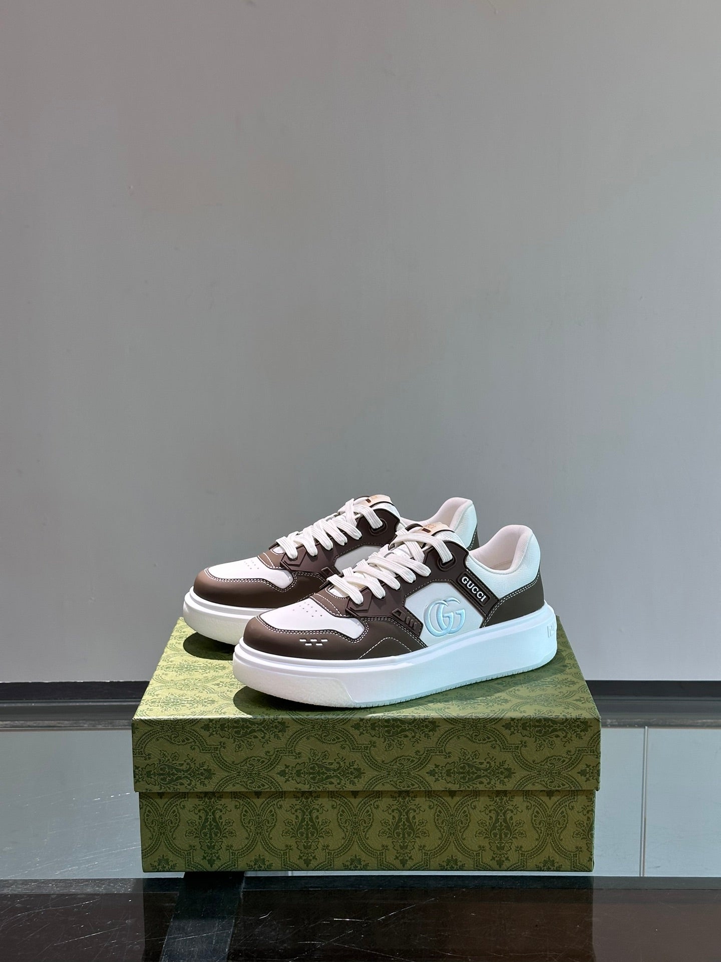 "GUCC*" men's GG sports shoes, made of imported cowhide, simple and comfortable version