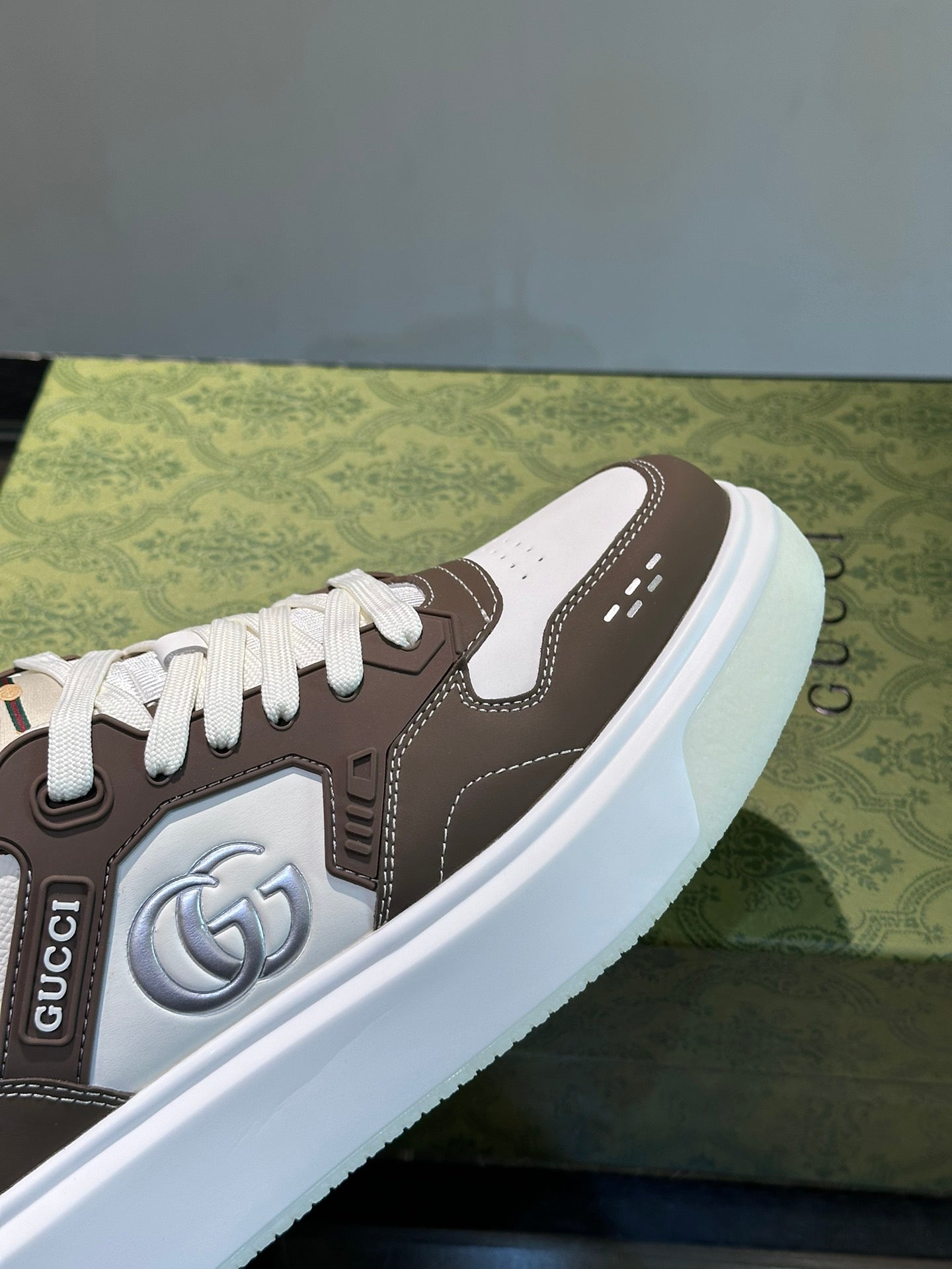 "GUCC*" men's GG sports shoes, made of imported cowhide, simple and comfortable version