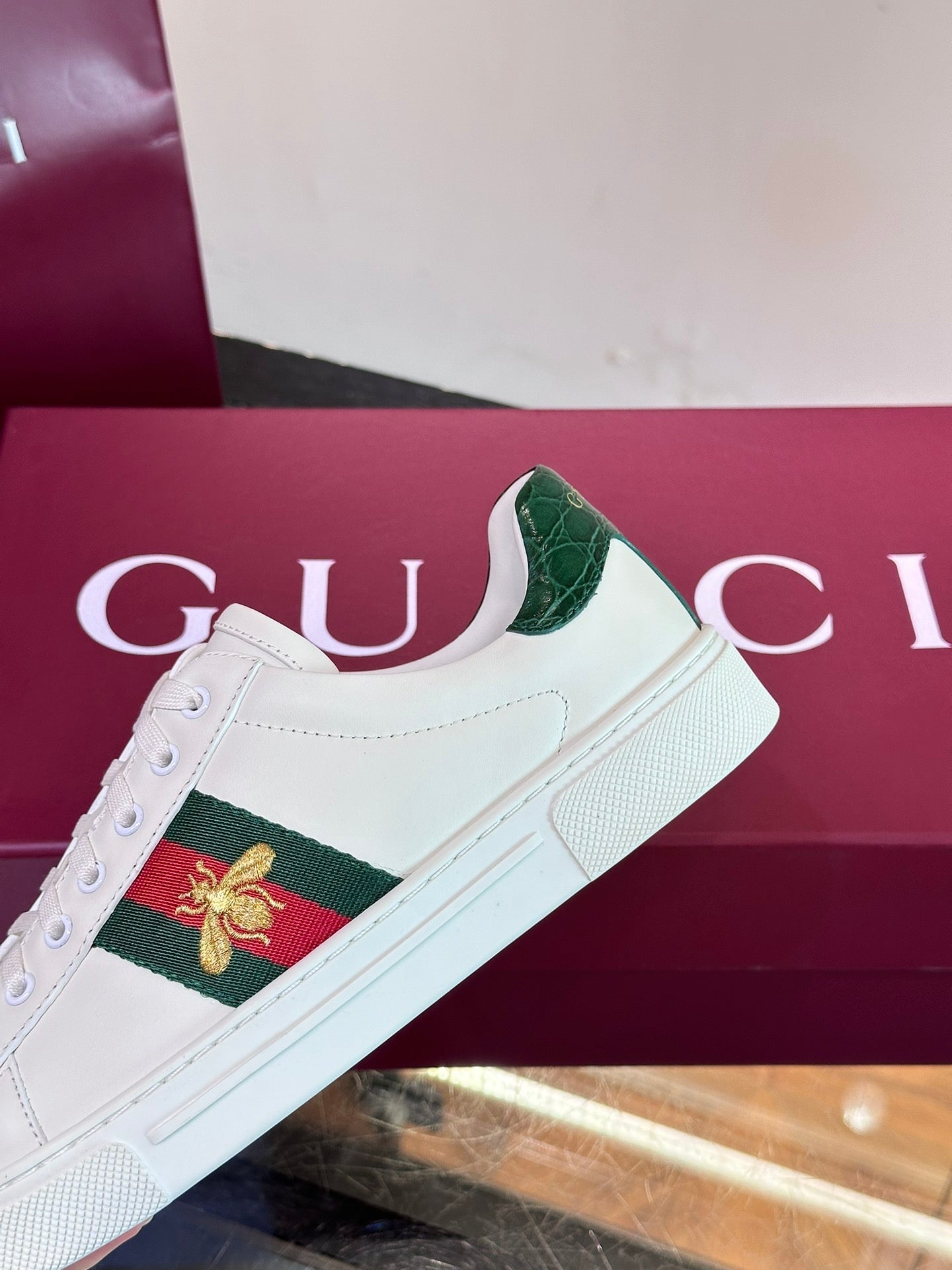 GUCC*" Chi new pair of small white shoes, this low-top sports shoes with basketball style