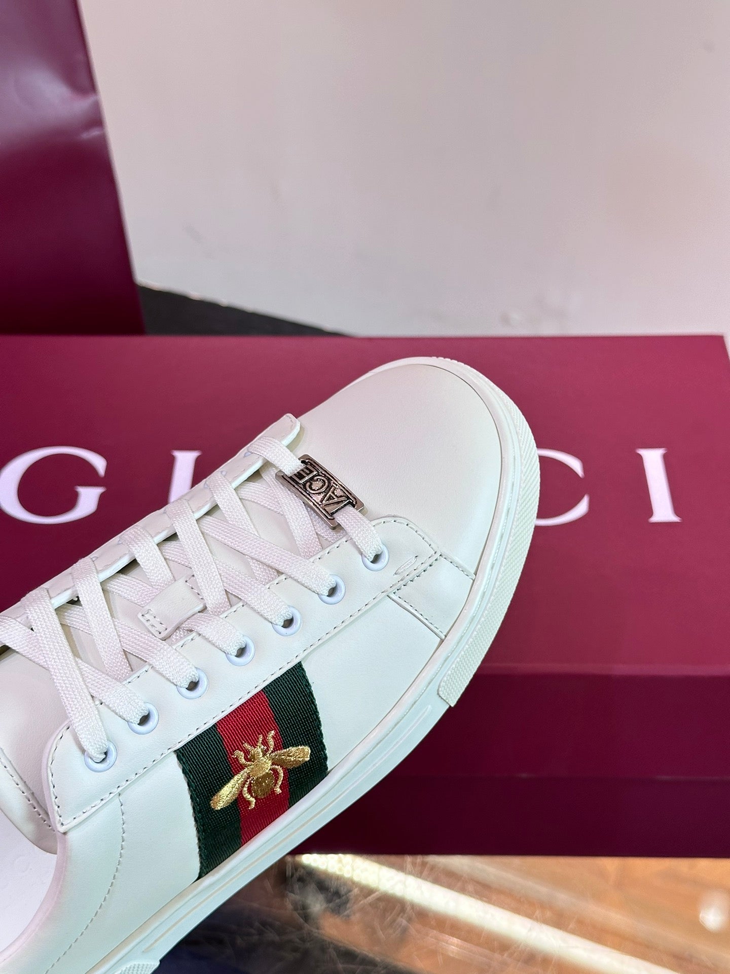 GUCC*" Chi new pair of small white shoes, this low-top sports shoes with basketball style