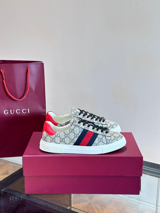 GUCC*" Chi new pair of small white shoes, this low-top sports shoes with basketball style