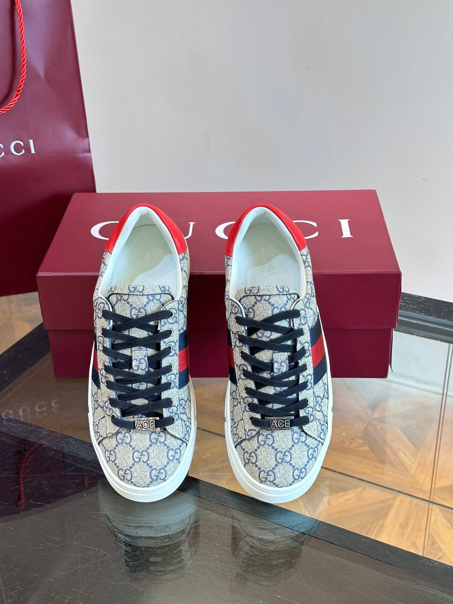 GUCC*" Chi new pair of small white shoes, this low-top sports shoes with basketball style