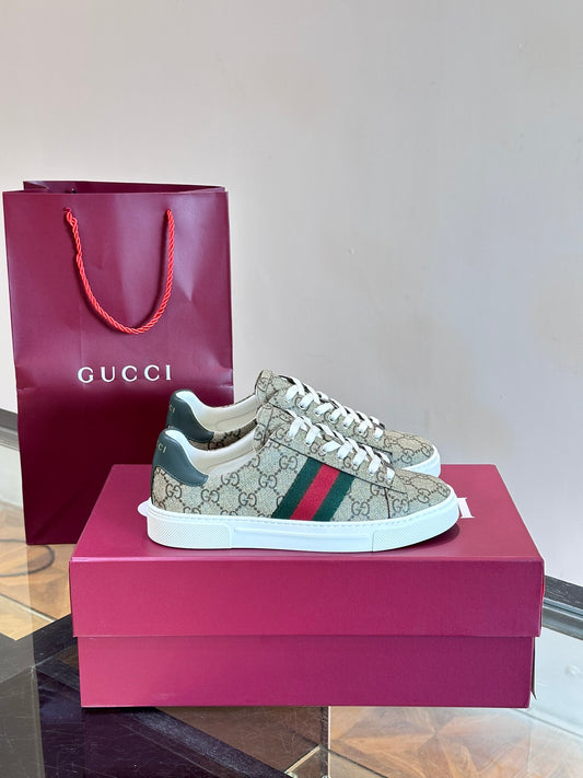 GUCC*" Chi new pair of small white shoes, this low-top sports shoes with basketball style