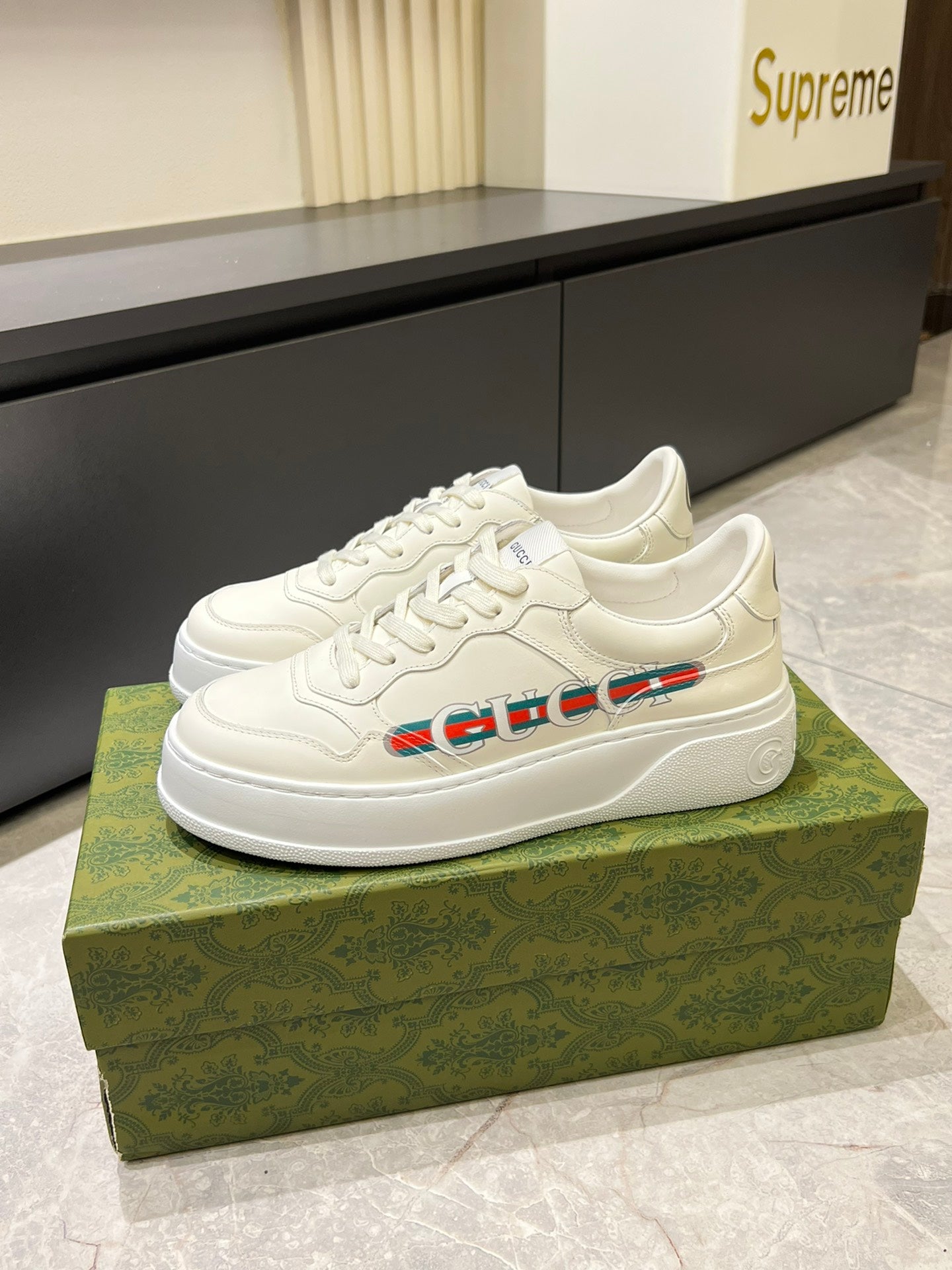 Gucc* Men's thick soled cookie shoes sneakers, this sports shoe adopts thick soled structure