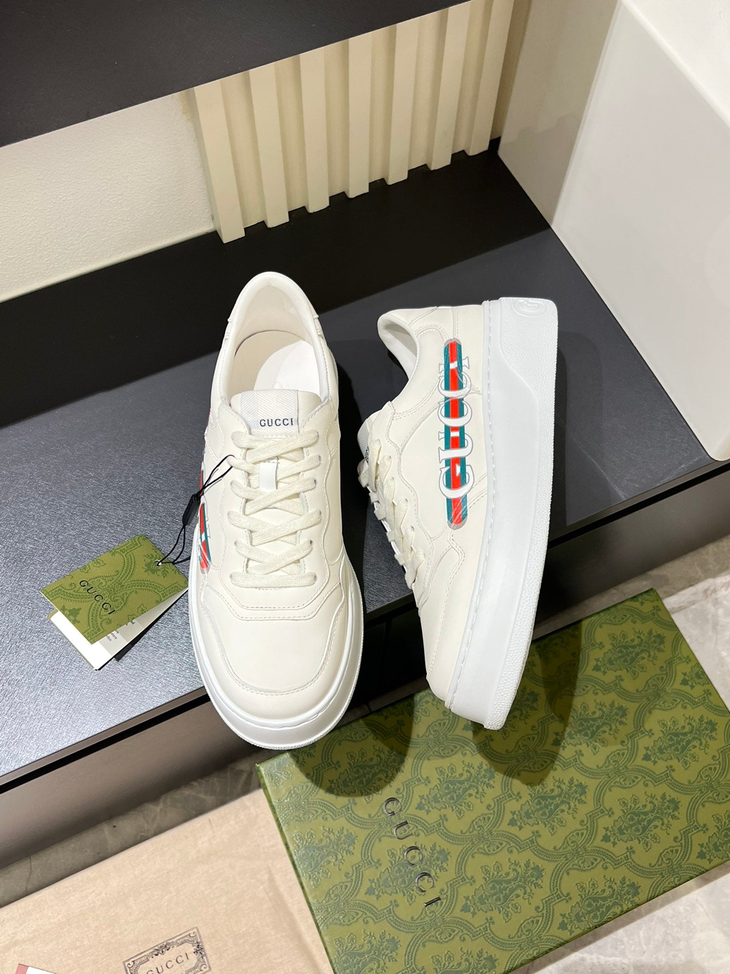 Gucc* Men's thick soled cookie shoes sneakers, this sports shoe adopts thick soled structure