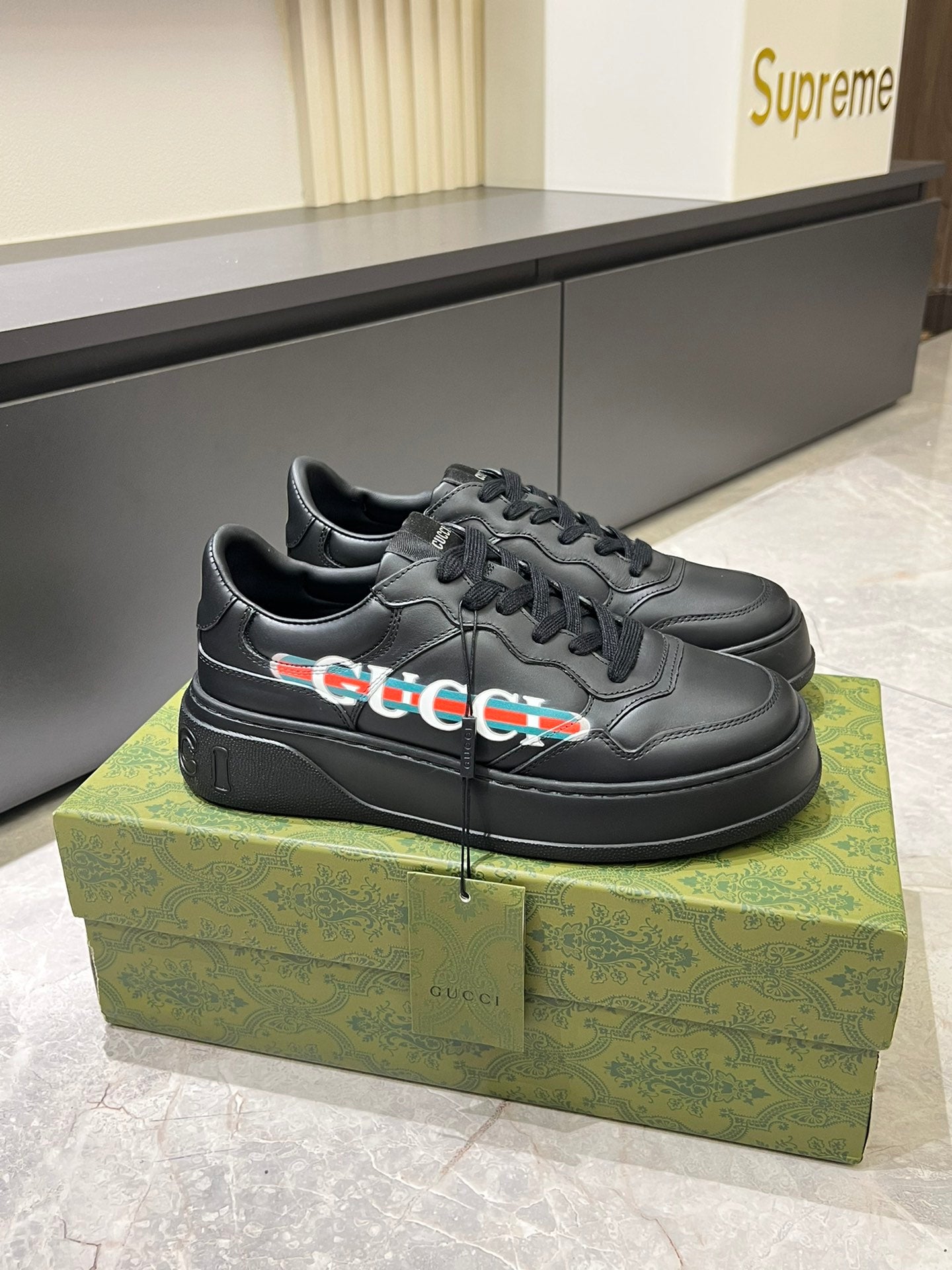 Gucc* Men's thick soled cookie shoes sneakers, this sports shoe adopts thick soled structure