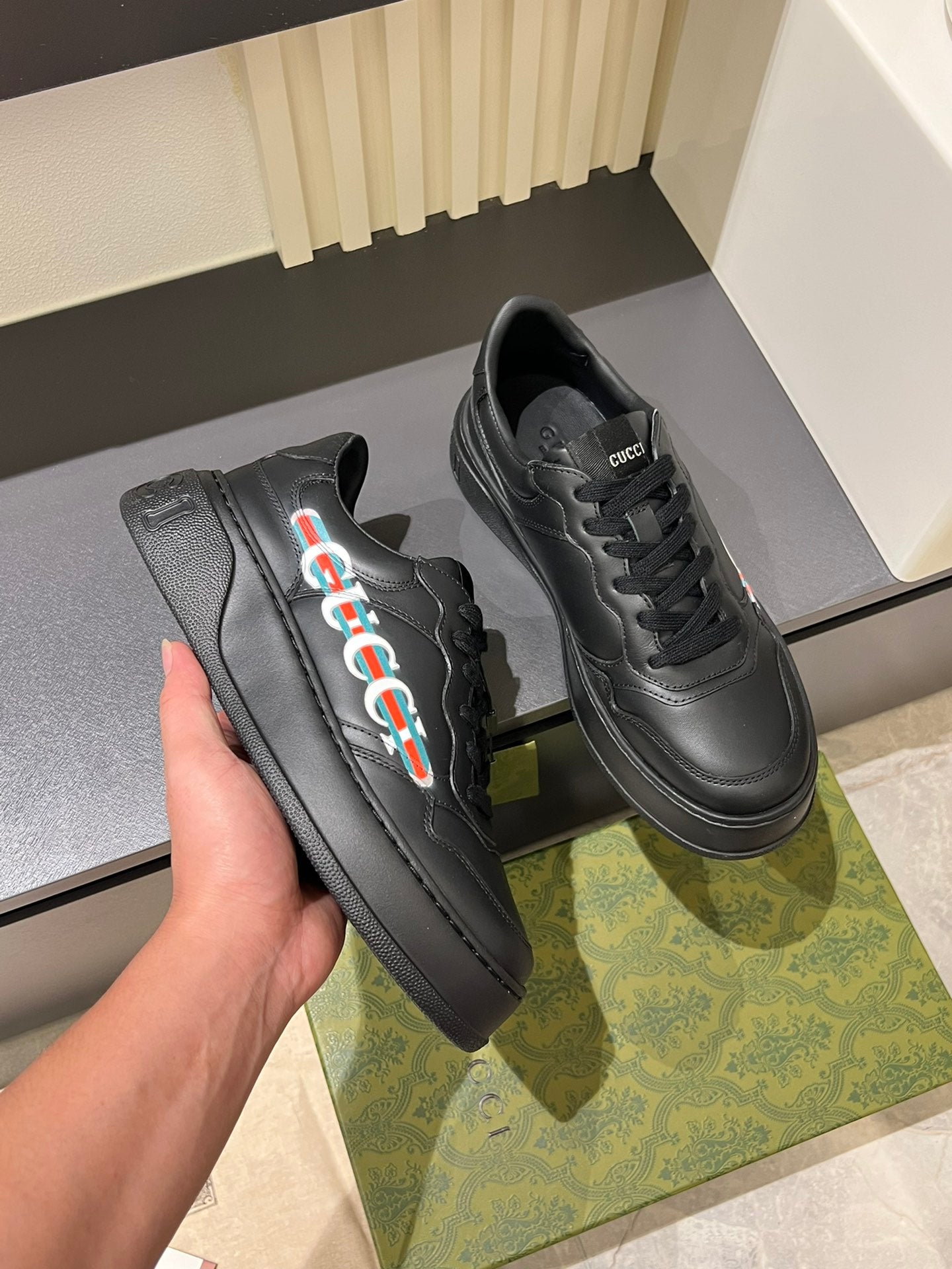 Gucc* Men's thick soled cookie shoes sneakers, this sports shoe adopts thick soled structure
