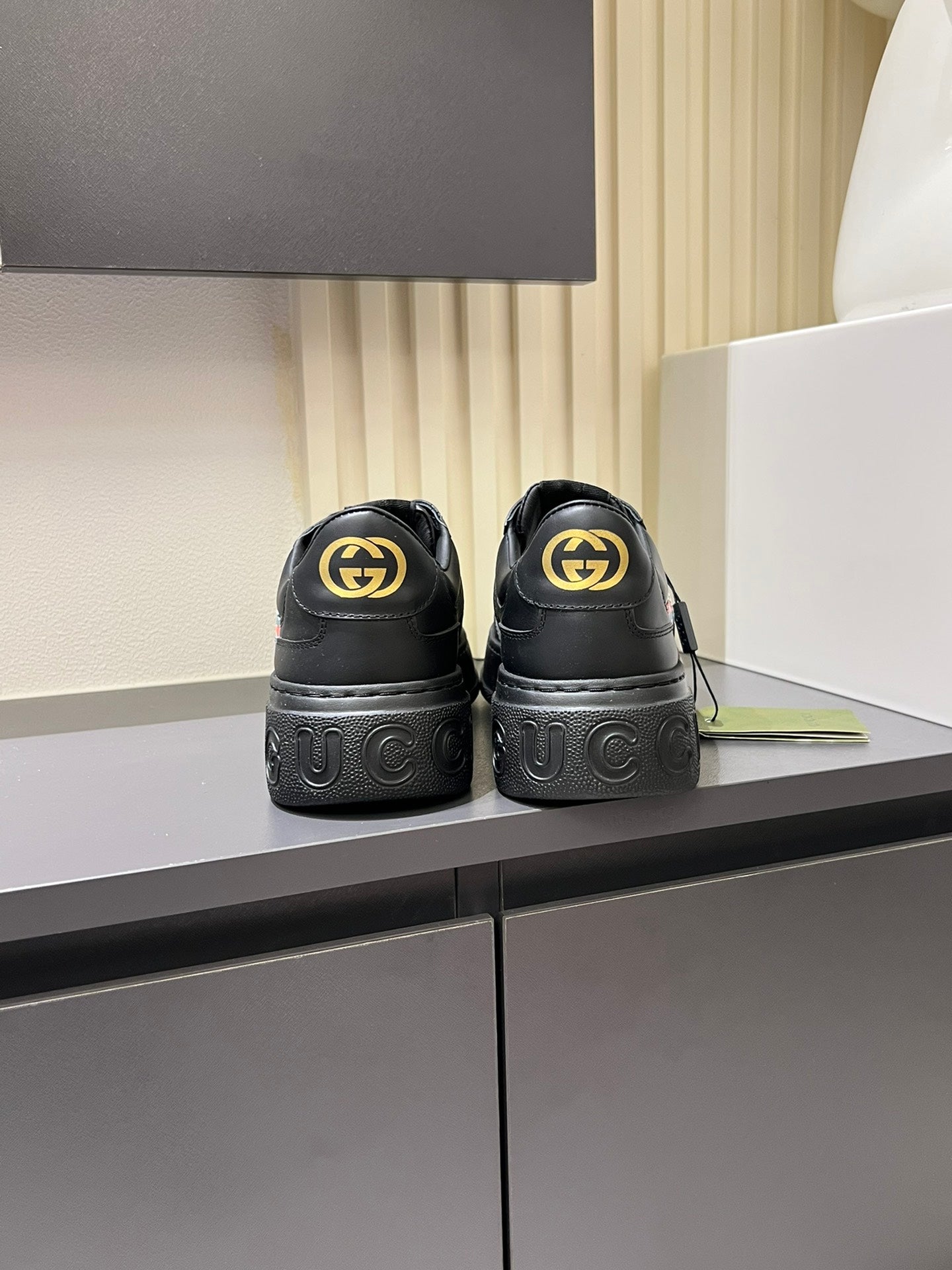 Gucc* Men's thick soled cookie shoes sneakers, this sports shoe adopts thick soled structure