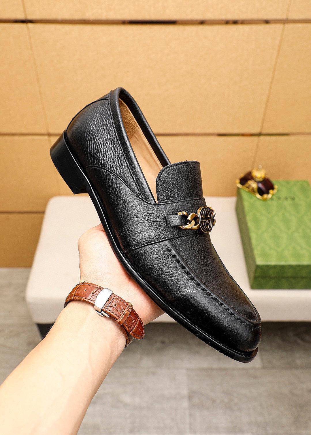 Trademark: GUCCI "Gucci" casual leather shoes. Positive code number: 38-44 (45.46.47 can