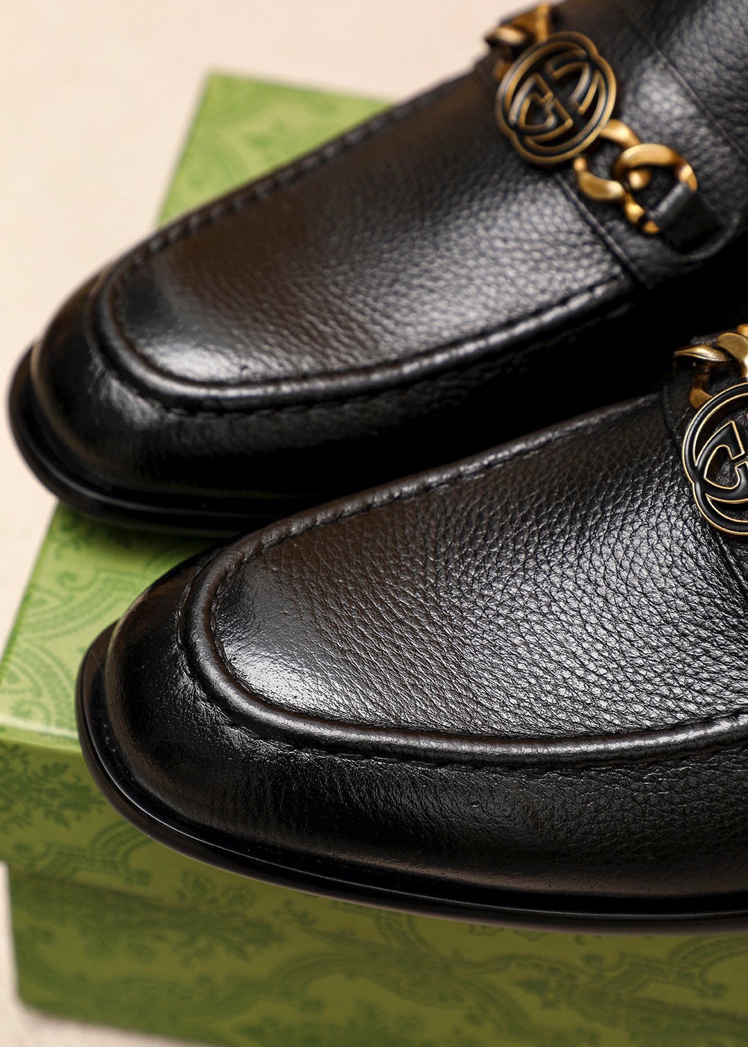 Trademark: GUCCI "Gucci" casual leather shoes. Positive code number: 38-44 (45.46.47 can
