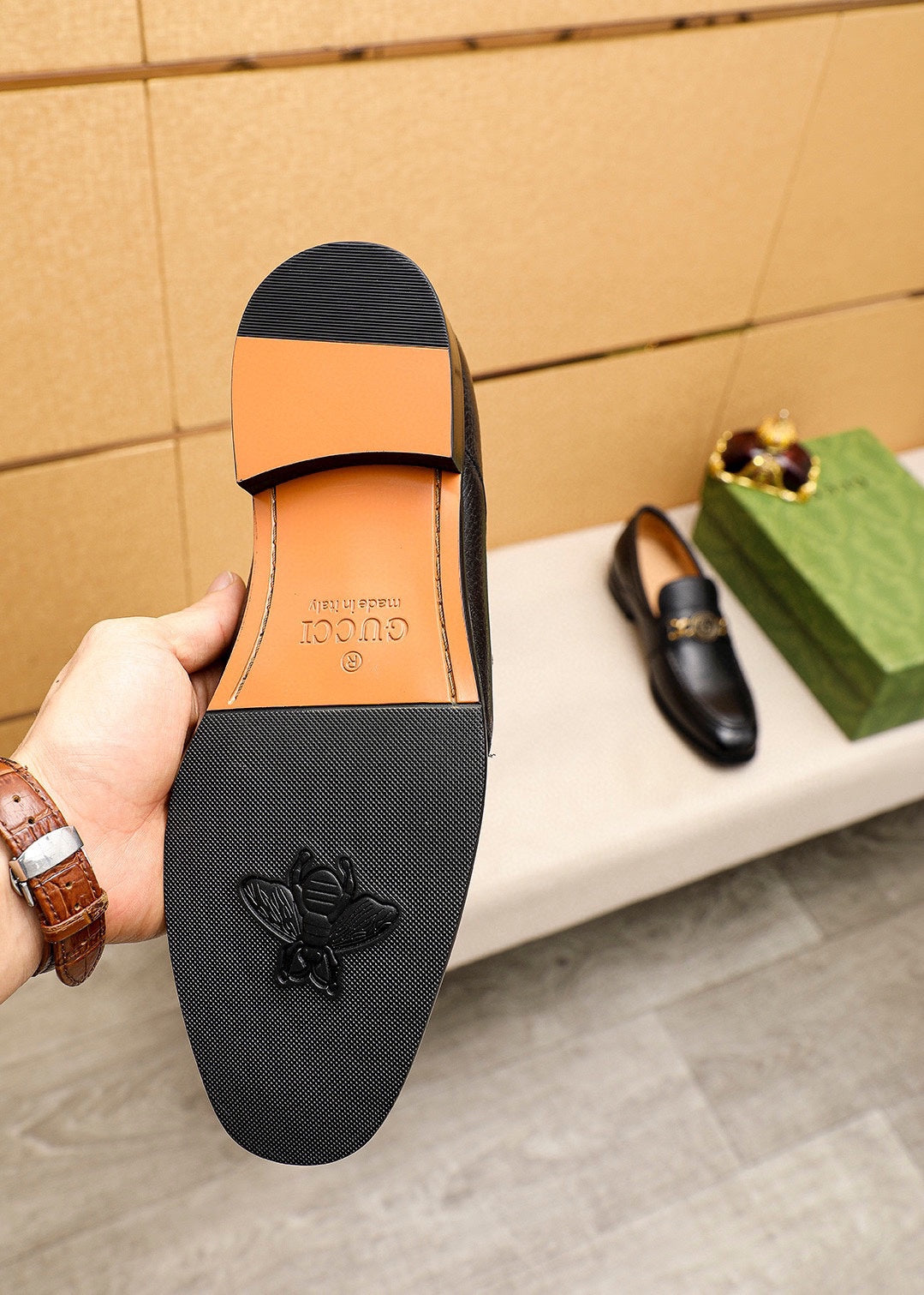 Trademark: GUCCI "Gucci" casual leather shoes. Positive code number: 38-44 (45.46.47 can