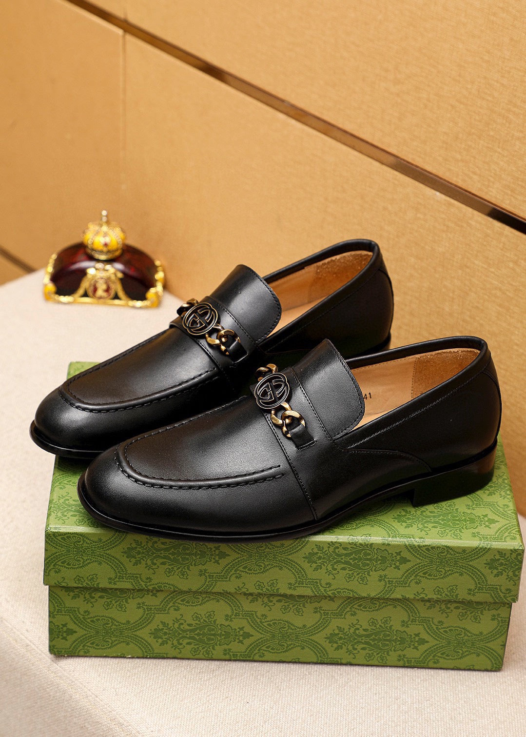 Trademark: GUCCI "Gucci" casual leather shoes. Positive code number: 38-44 (45.46.47 can