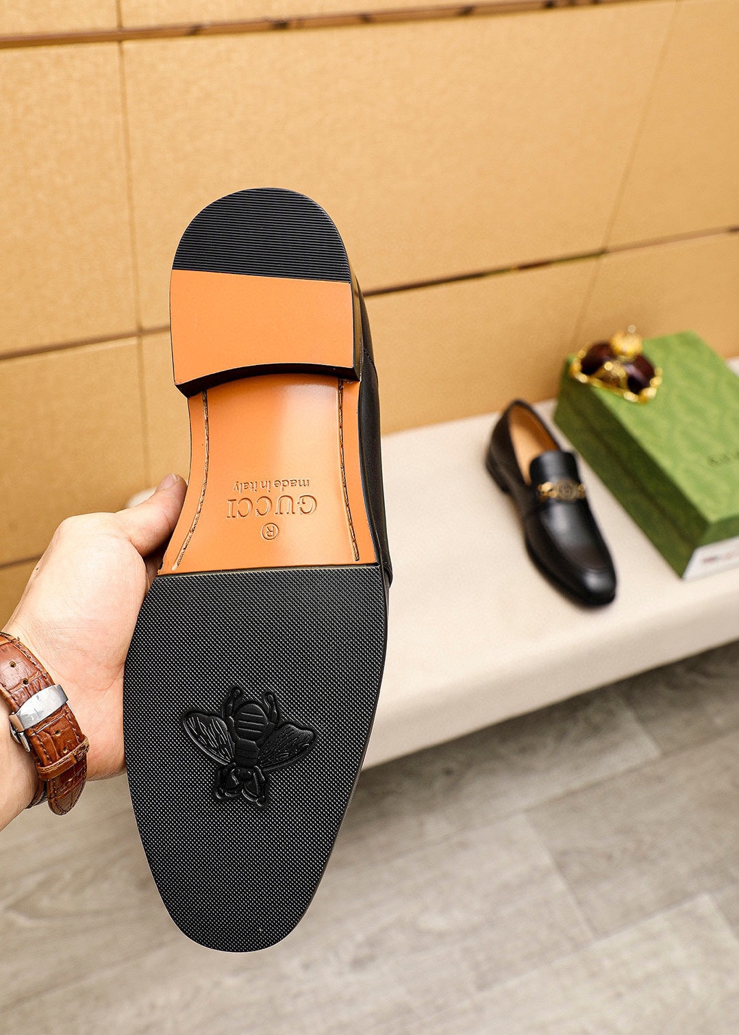 Trademark: GUCCI "Gucci" casual leather shoes. Positive code number: 38-44 (45.46.47 can
