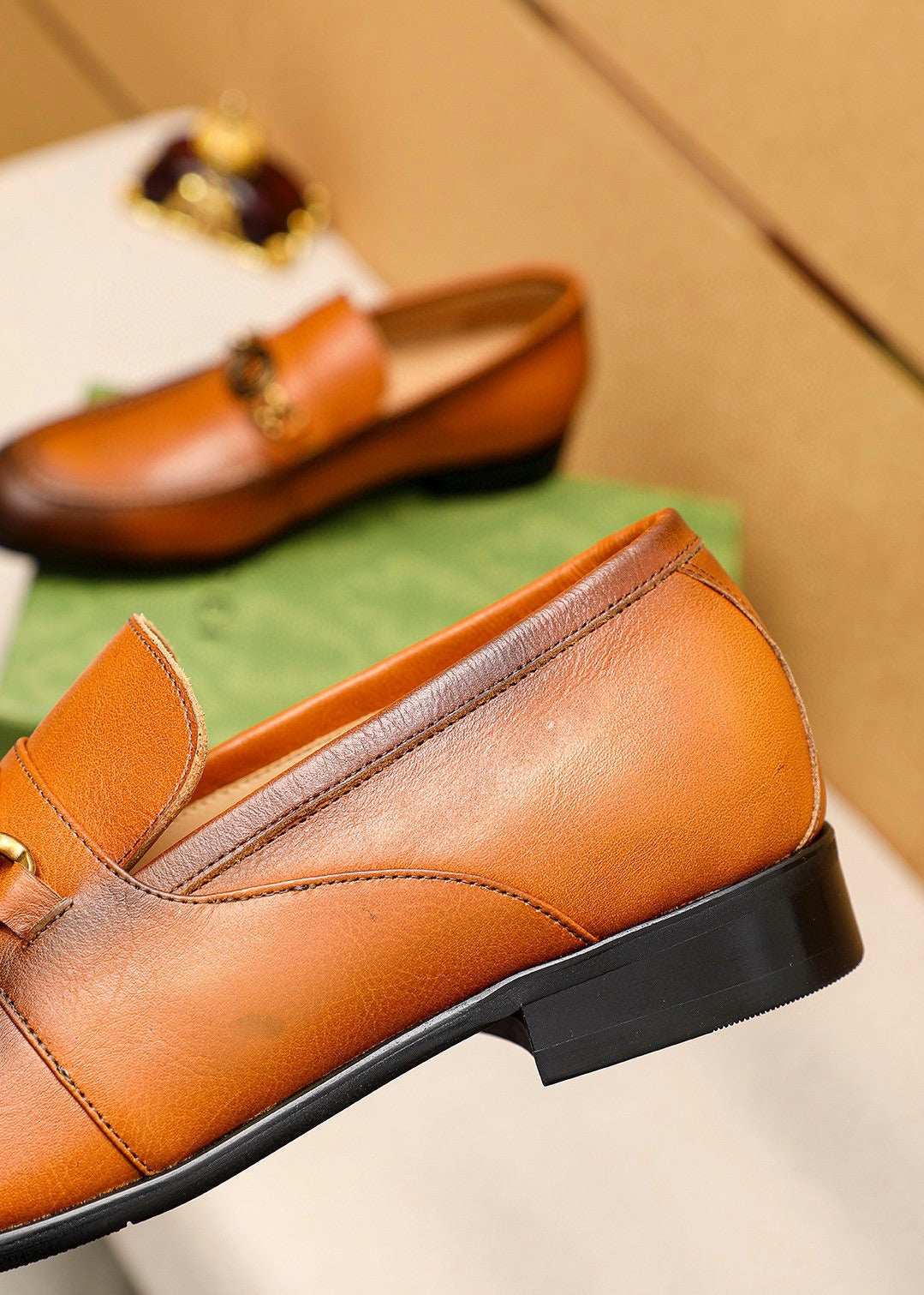 Trademark: GUCCI "Gucci" casual leather shoes. Positive code number: 38-44 (45.46.47 can