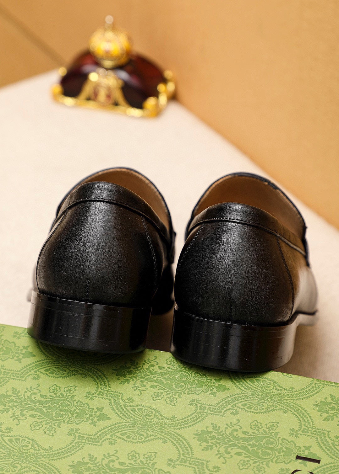 Trademark: GUCCI "Gucci" casual leather shoes. Positive code number: 38-44 (45.46.47 can