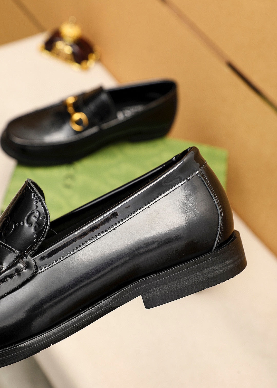 Trademark: GUCCI "Gucci" casual leather shoes. Positive code number: 38-44 (45.46.47 can